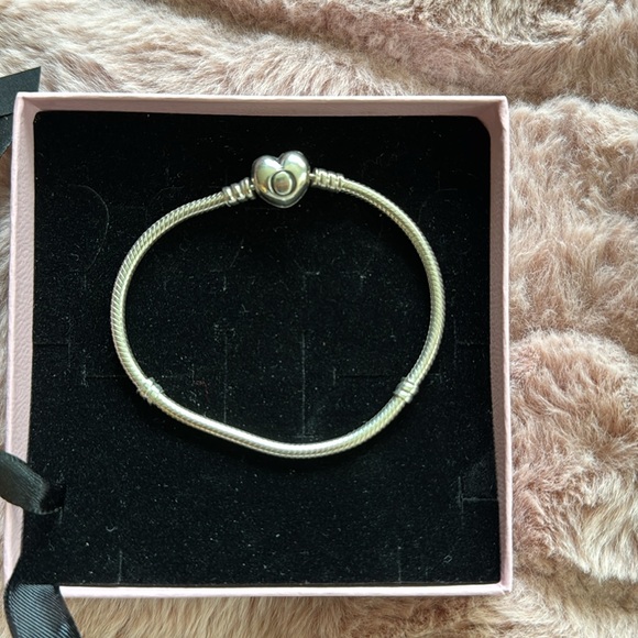 Pandora moments heart clasp snake chain bracelet. - Picture 2 of 2